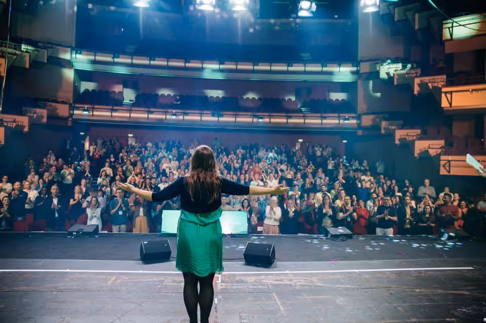 Speechless Olga Homering